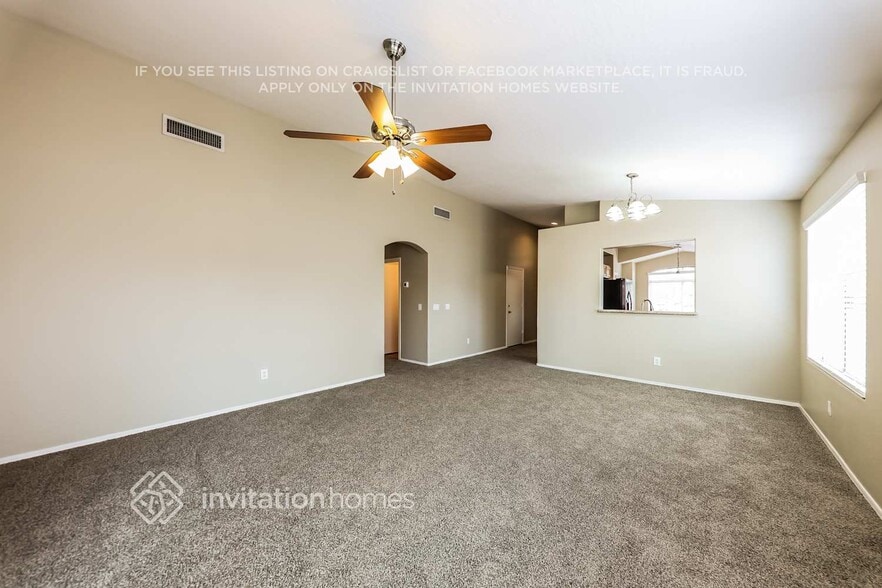 Building Photo - 2122 S 114th Ave