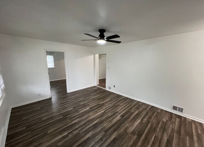 Building Photo - Charming 3 Bedroom Home in Independence!