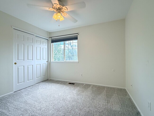 Building Photo - Beautiful, Spacious Home in Highlands Ranch