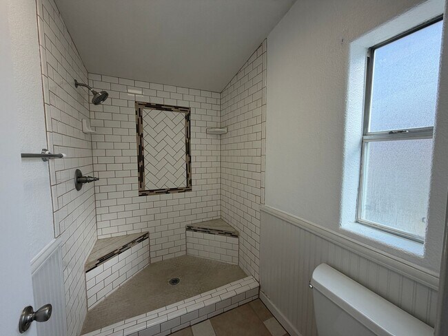 Building Photo - 3 Bedroom Single Story Home Available Near Unser Blvd SW & Bridge Blvd SW!