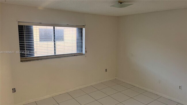 Building Photo - 2319 W 60th St