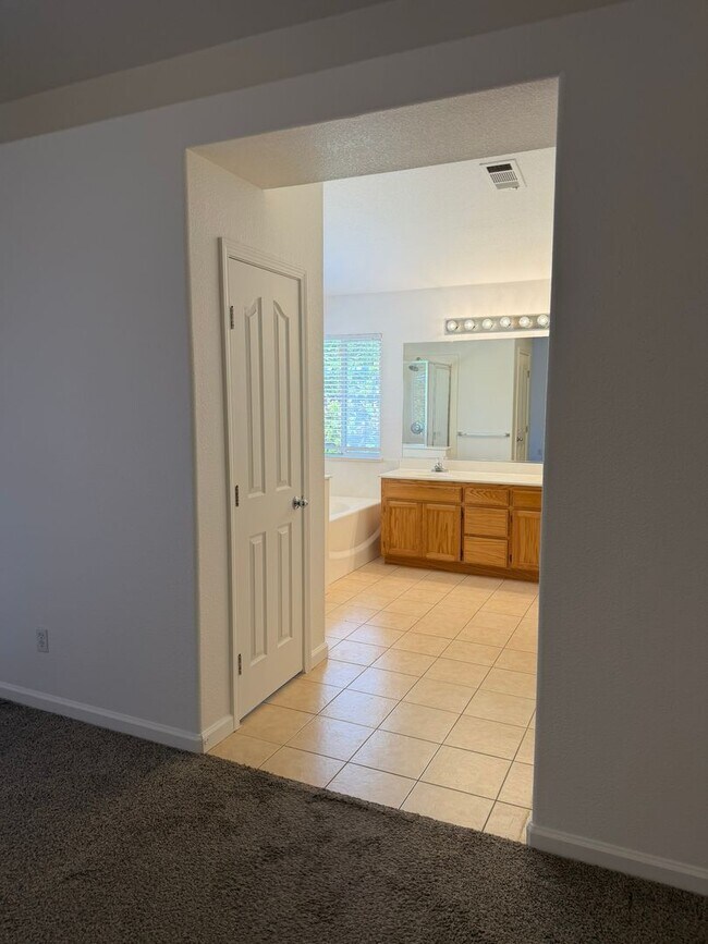 Building Photo - **PENDING** 4 Bedroom, 2 1/2 Bathroom Single Family Home In Antioch with Three Car Garage