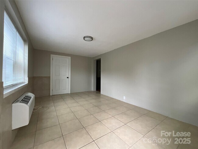 Building Photo - 259 Jefferson Ct NE