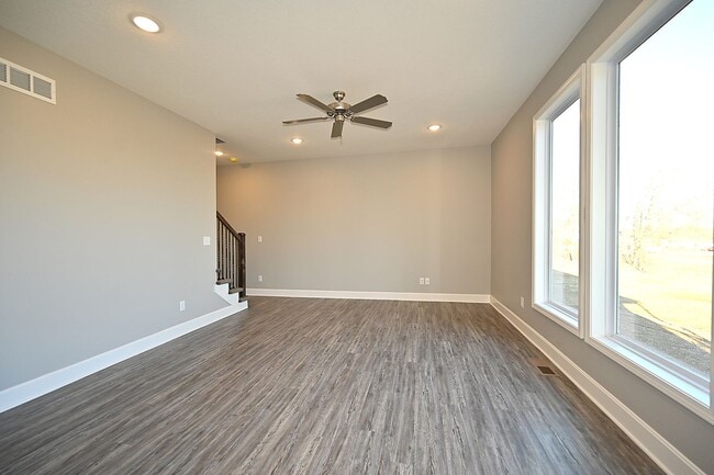 Building Photo - Nice 3 Bedroom, 2.5 bath with 2 car garage...