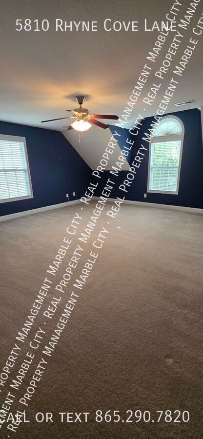 Building Photo - 5810 Rhyne Cove Ln