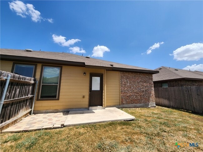 Building Photo - 712 Creekside Cir