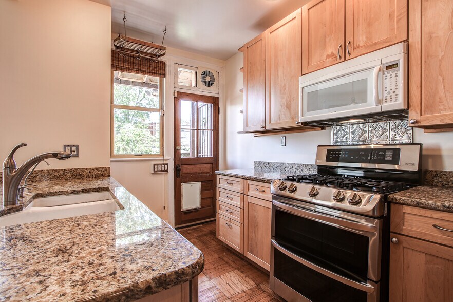 Kitchen - view toward back yard - 3539 Holmead Pl NW