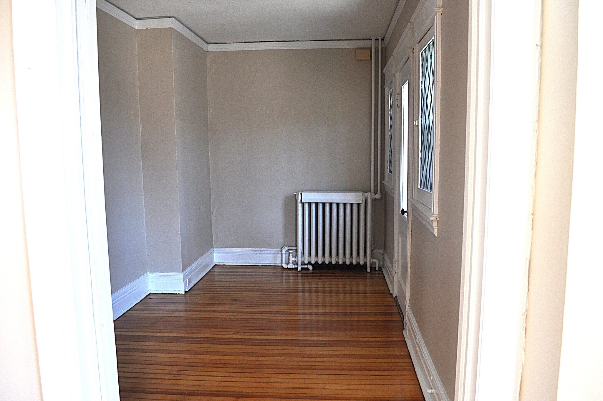 Study - 44 N Pine Ave