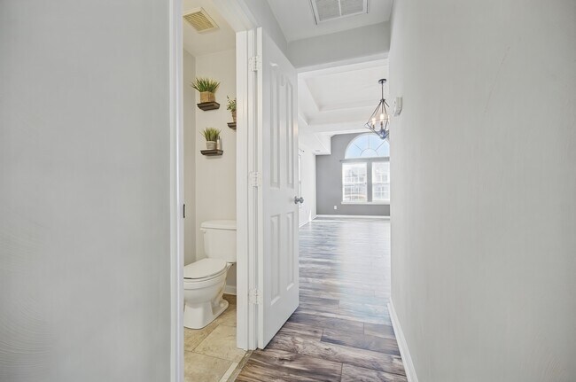 Building Photo - 601 Pawleys Arch