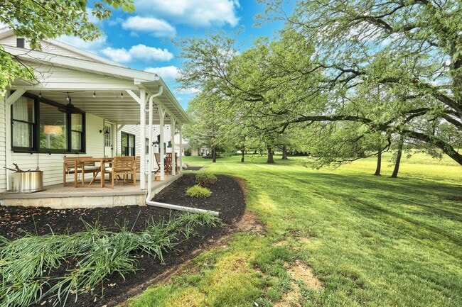 Building Photo - Beautiful Full Home in York