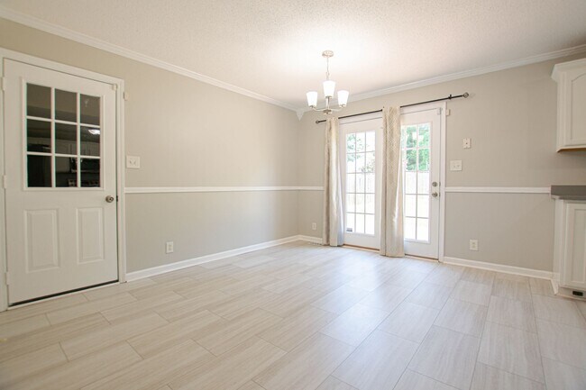 Building Photo - 1701 Autumnwood Blvd