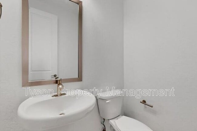 Building Photo - 6316 Vista del Bosque Dr