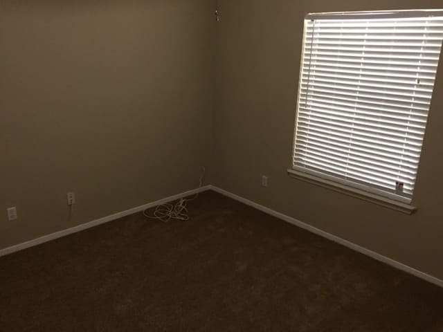 Building Photo - East El Paso 3 bed 2 bath Refrig A/C
