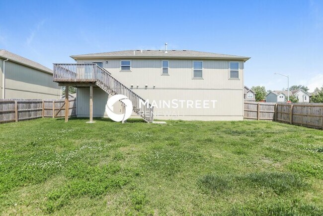 Building Photo - 4 Bedroom Pet-Friendly Home in Gardner, KS with Main Street Renewal