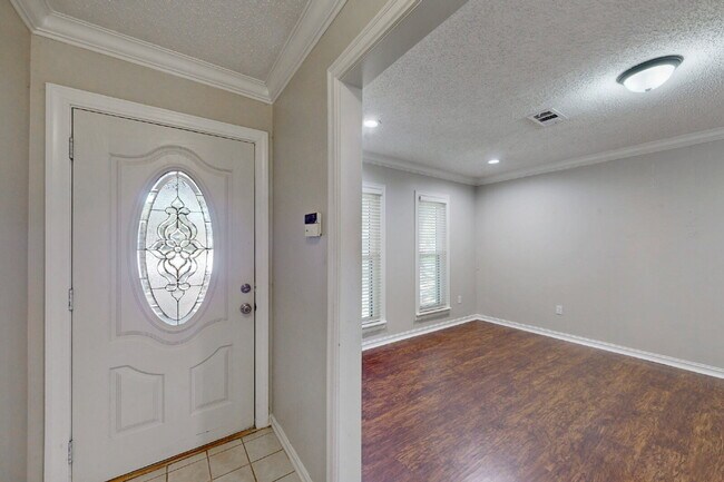 Building Photo - 1407 Skrivanek Ct