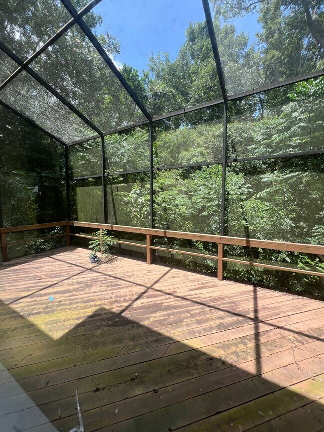 Building Photo - Spacious 4-Bedroom Pool Home in Desirable Winter Springs!