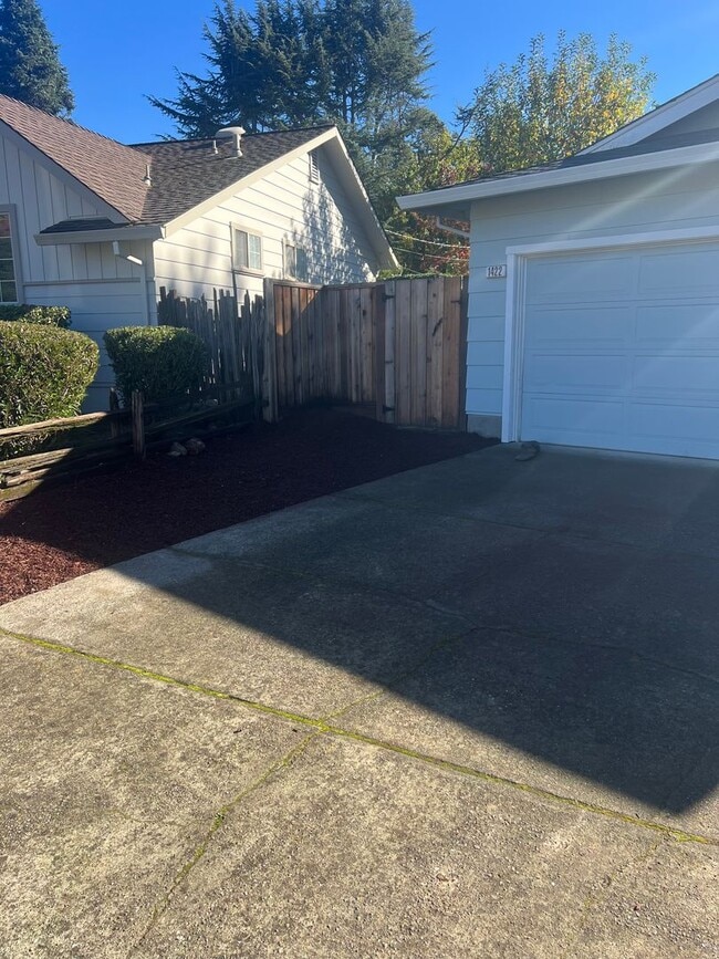 Building Photo - Rincon Valley Three Bedroom Home