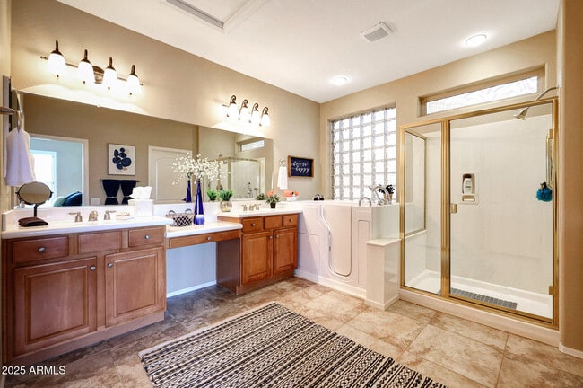 Building Photo - 13129 W Junipero Dr