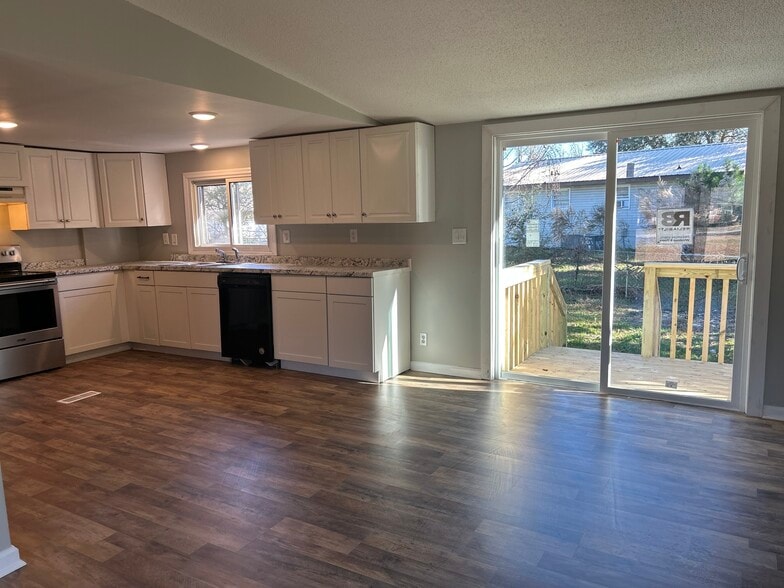 Building Photo - 234 Barbara Ave