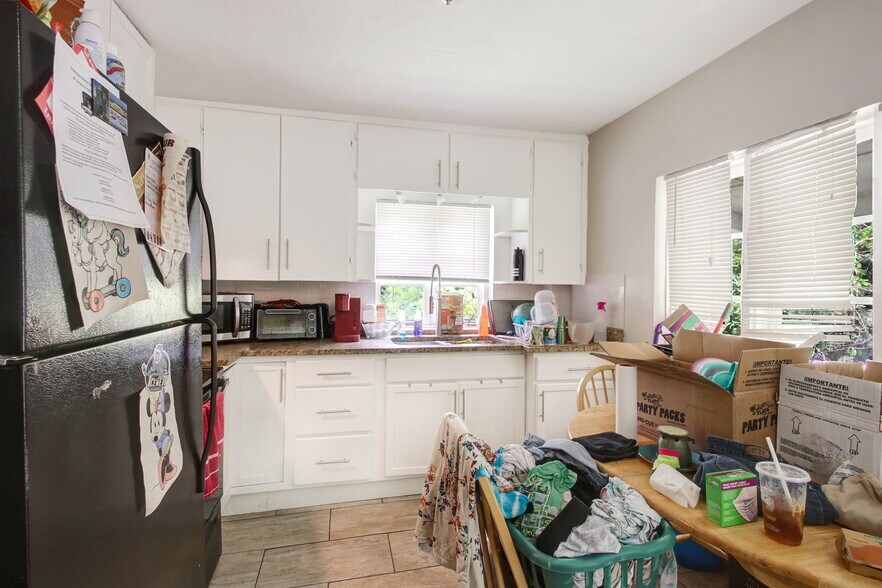 Building Photo - 2353 Spring Park Rd