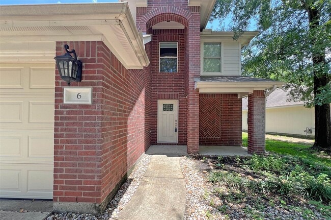 Building Photo - 6 Thicket Grove Pl
