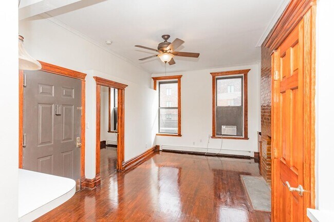 Building Photo - 1079 Broadway