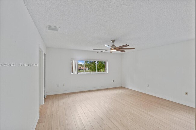 Building Photo - 237 NW 100th Ave