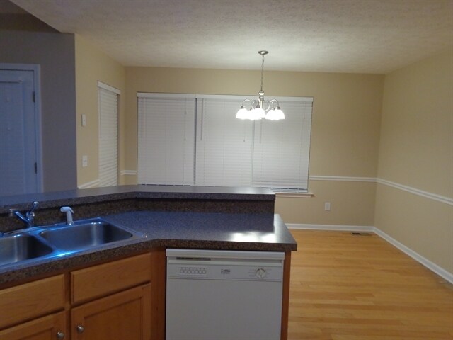 Building Photo - 105 Koleberg Trl