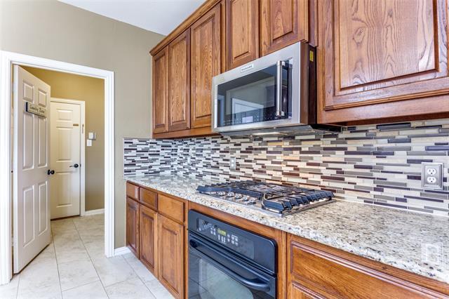 Building Photo - 3825 Miramar Dr