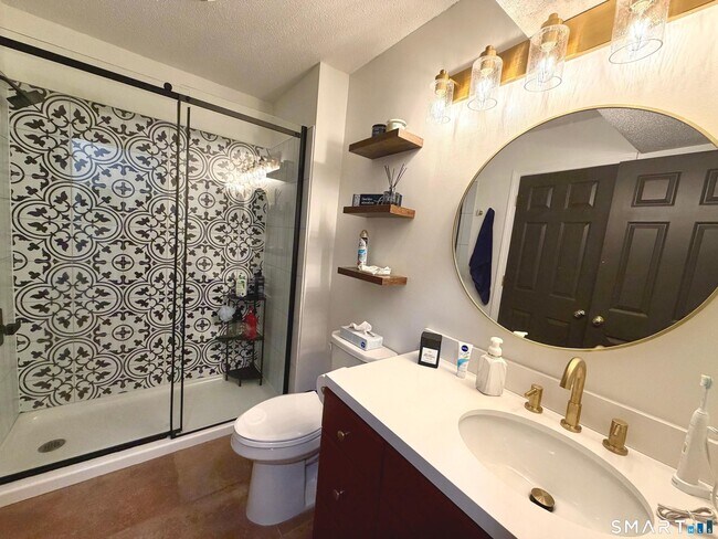 Building Photo - 1 Forest Glen Cir