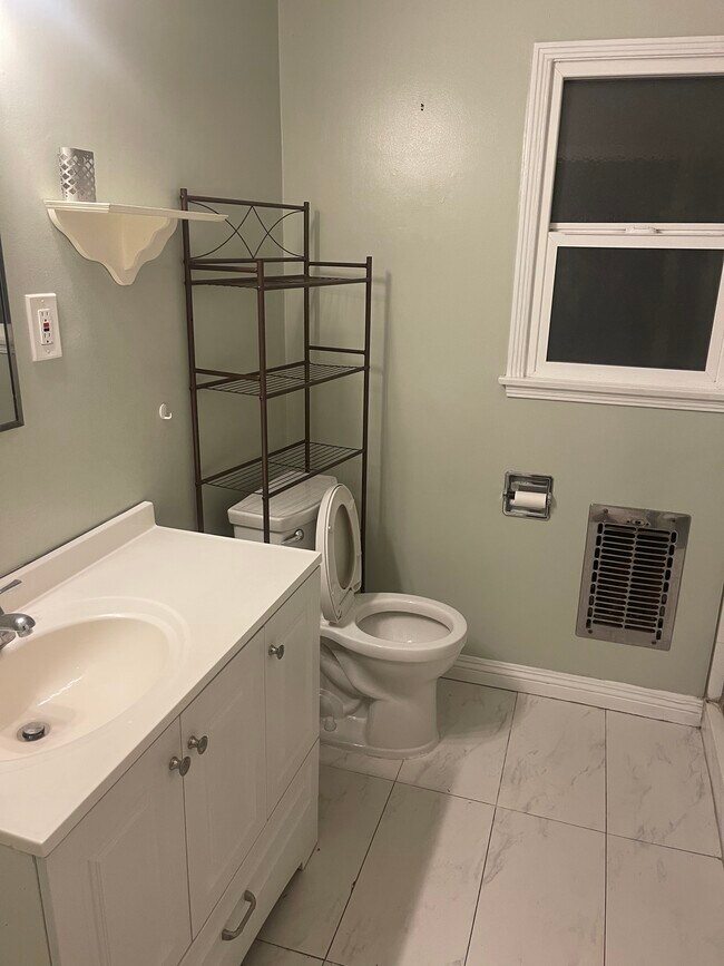 Building Photo - 515 N Nicholson Ave