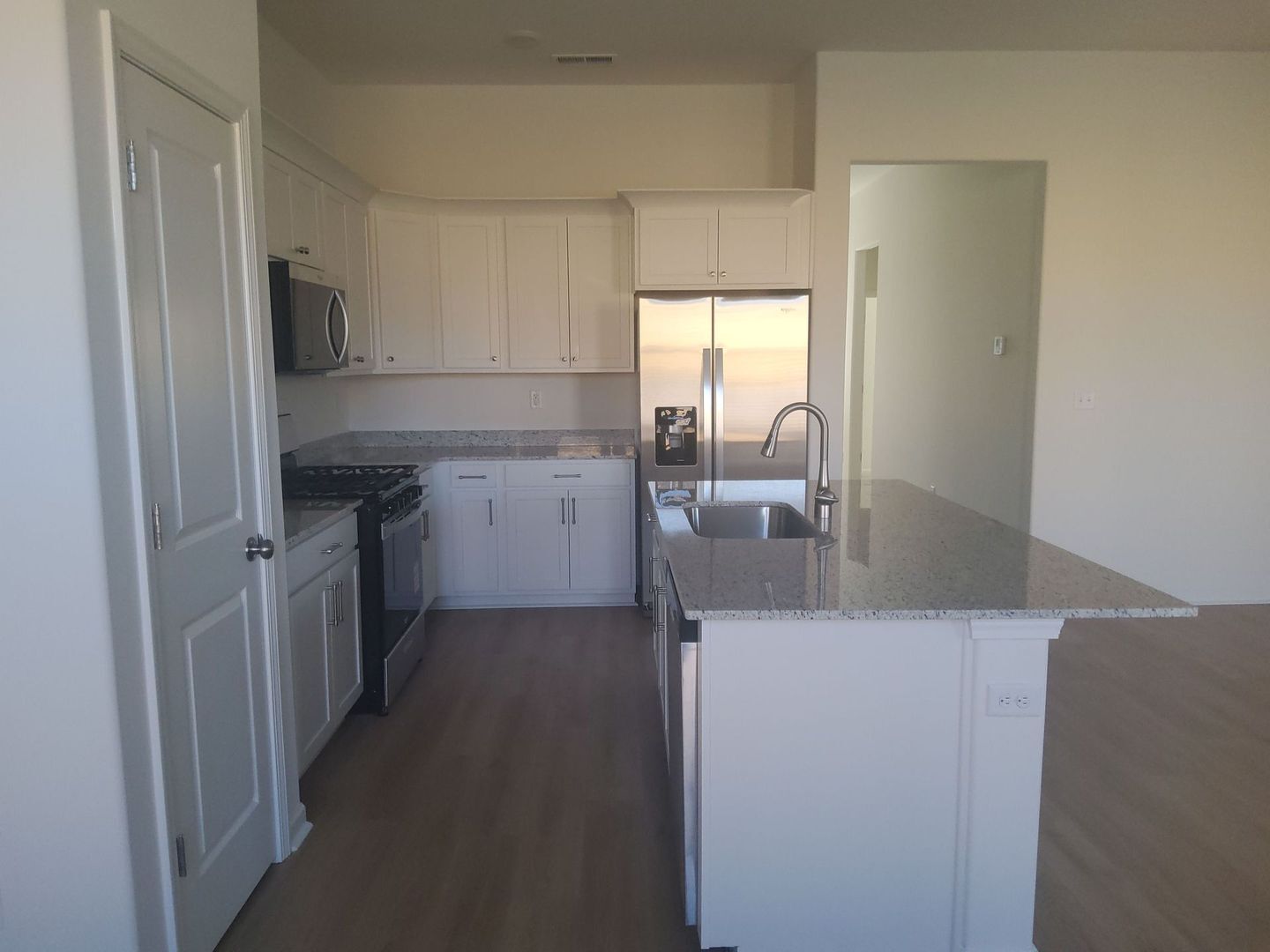 Building Photo - 360 Green Willow Dr