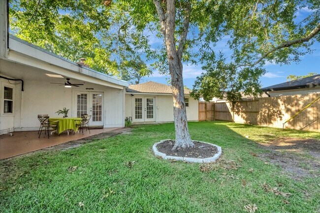 Building Photo - 1710 San Sebastian Ln