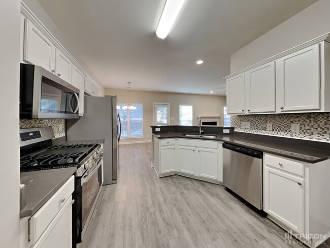 Building Photo - 225 Everett Park Dr