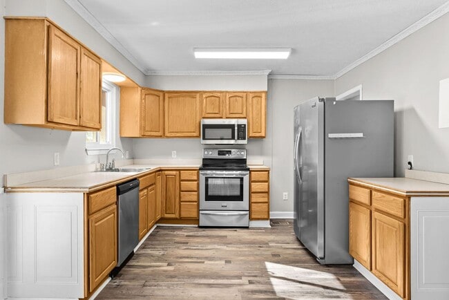 Building Photo - Newly Updated 4bd/3bth in Seymour!