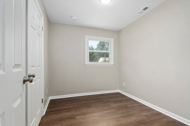 Building Photo - 1437 Thelbert Dr
