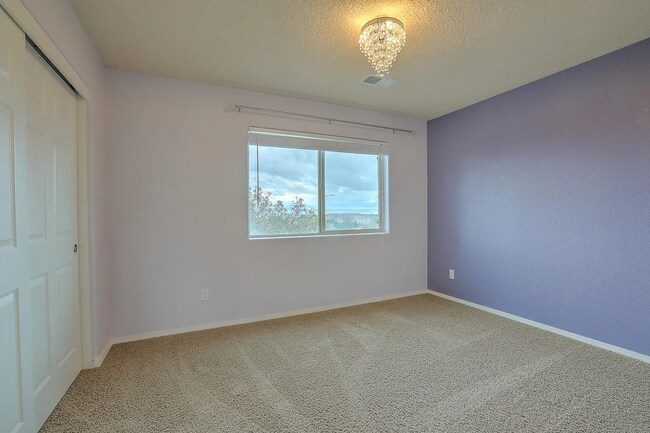 Building Photo - 3Bedroom, 2.5 Bath, 2 Story, 2 Car Garage 2,591 Sq Ft Home located on the Westside of Albuquerque.