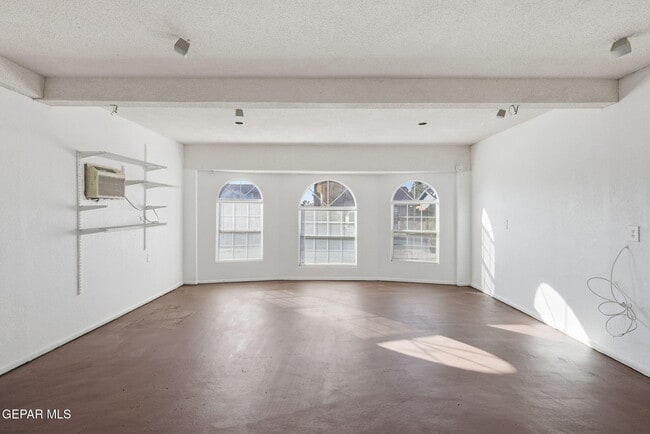 Building Photo - 3272 Urbici Soler Dr