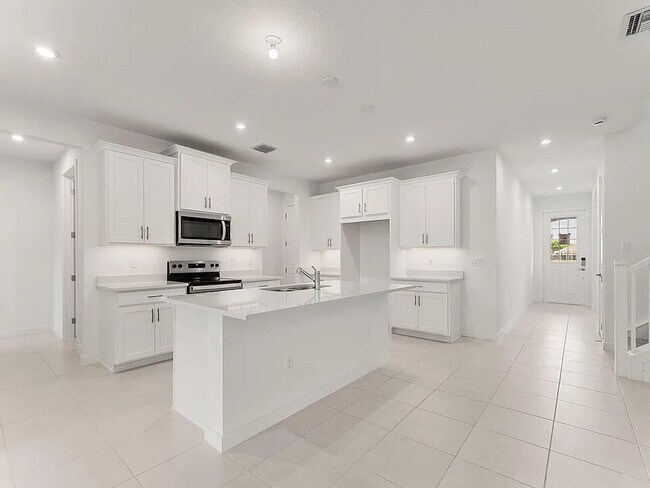 Building Photo - 7292 Lenora Ln
