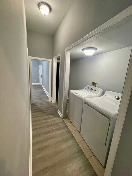 Building Photo - 840 Cumberland St