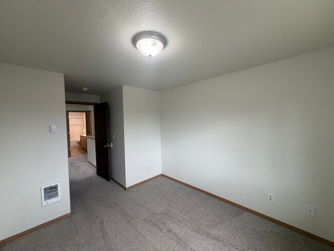 Building Photo - 1139 2nd St NW