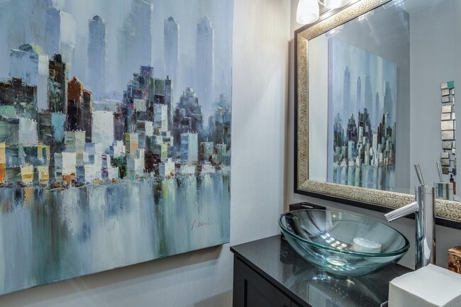 Building Photo - 1986 Eastend Dr