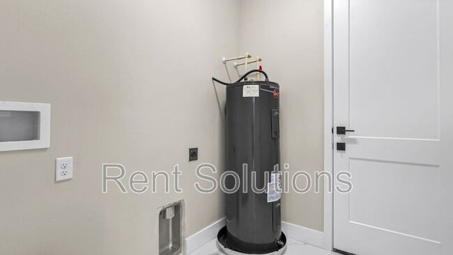 Building Photo - 2839 60th Ave N