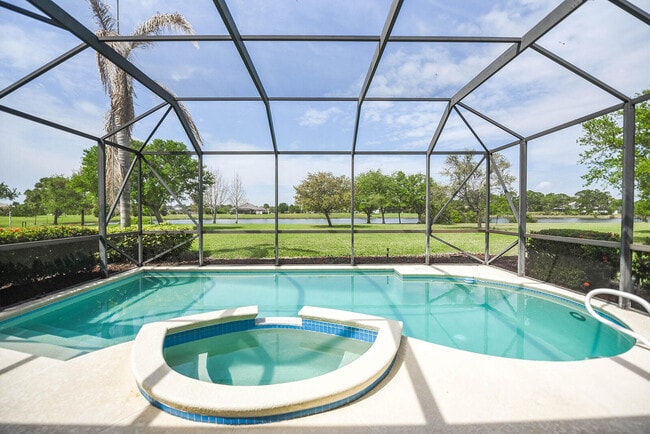 Building Photo - 4068 Gardenwood Cir