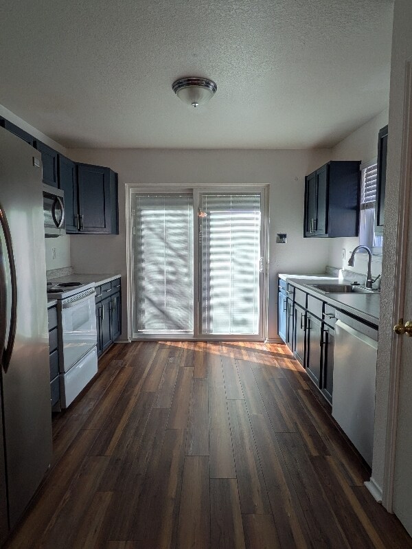 Building Photo - 10726 Shaenview
