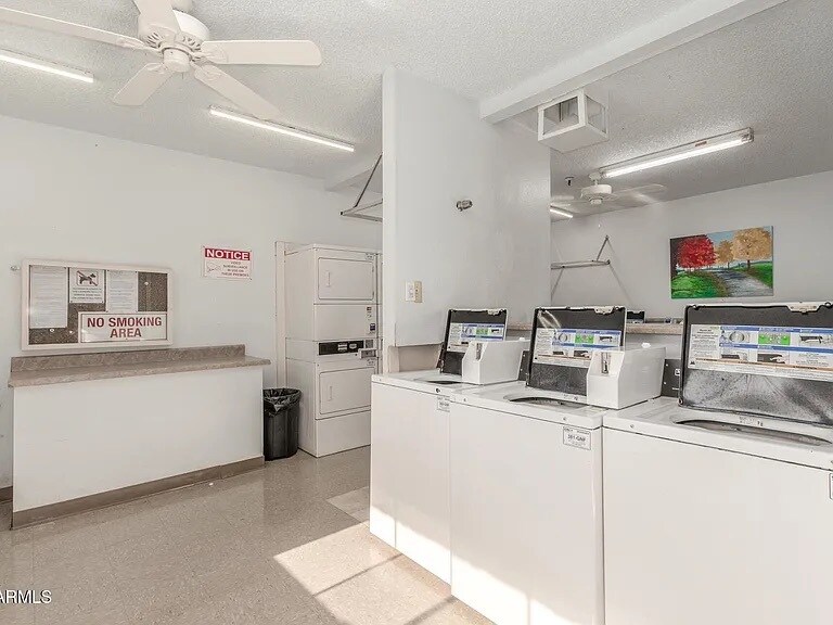 On-site laundry - 4444 E Paradise Village Pky N