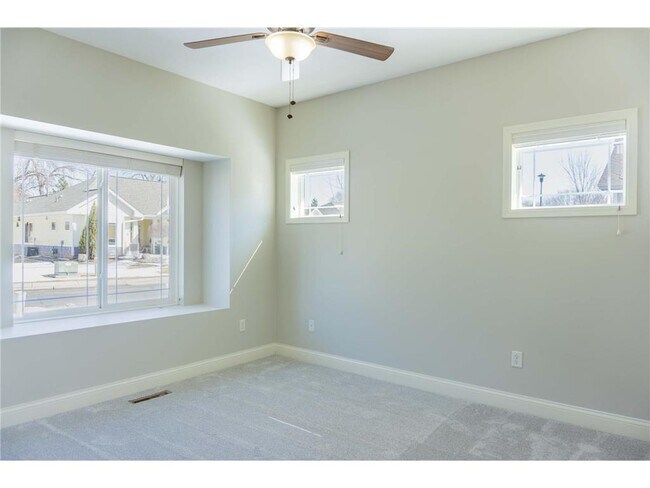 Building Photo - 1464 Ravoux Ln