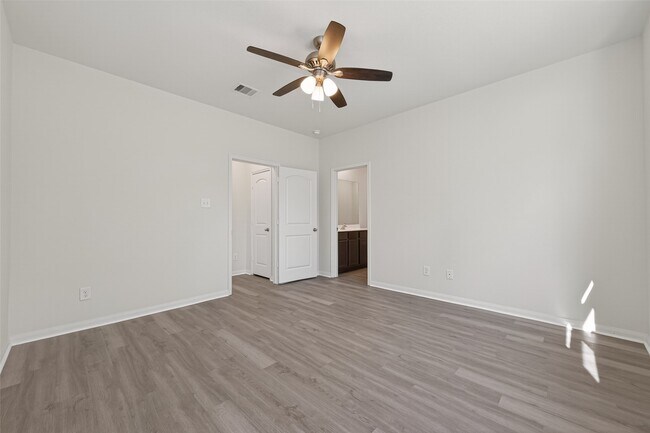 Building Photo - 10623 Lost aples Dr