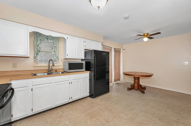 Building Photo - 1405 Conestoga Ct