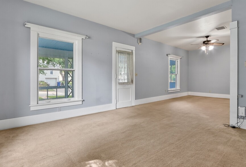 Building Photo - 688 9th St